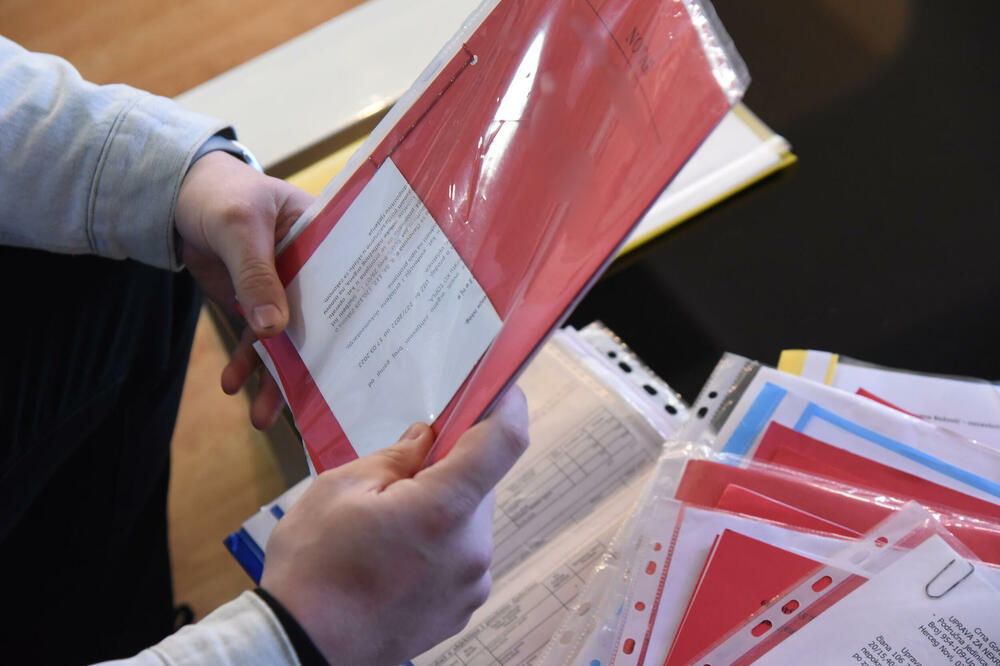 How to Read the List Nepokretnosti in Montenegro